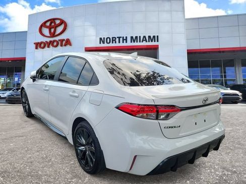 Used 2025 Toyota Corolla SE w/ Convenience Package FWD image 3