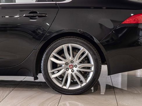 Used 2017 Jaguar XF Prestige AWD/4WD image 7