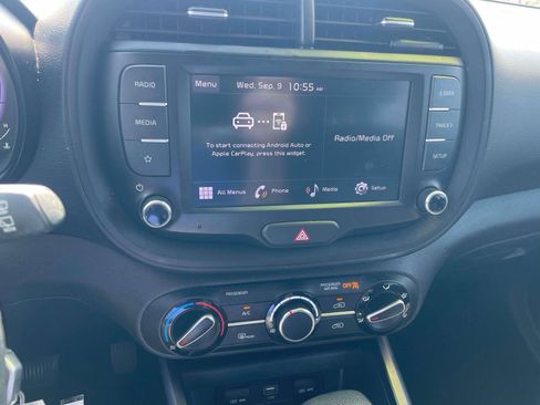 Used 2023 Kia Soul LX w/ Option Group 015 FWD image 16