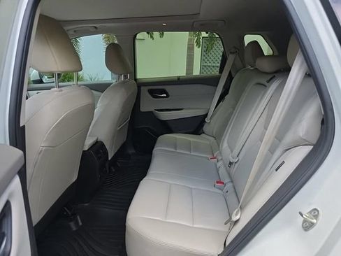 Used 2023 Nissan Rogue SL w/ SL Premium Package FWD image 11