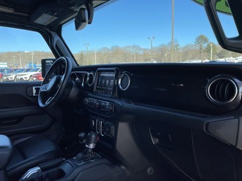 Used 2022 Jeep Wrangler Unlimited Sahara image 29
