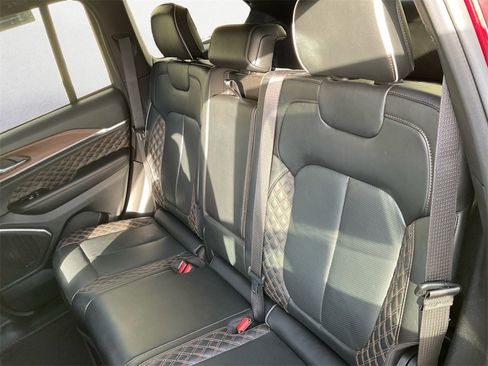 Used 2025 Jeep Grand Cherokee Summit image 9