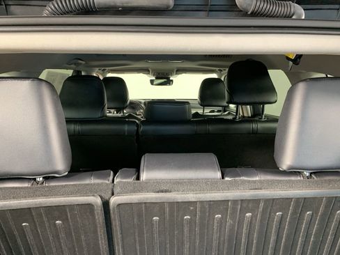 Used 2024 Toyota Highlander XLE AWD/4WD image 14