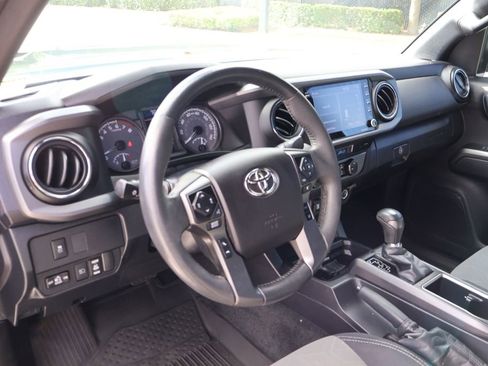 Used 2021 Toyota Tacoma TRD Sport AWD/4WD image 15
