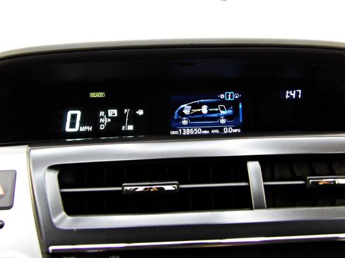 Used 2015 Toyota Prius V Four FWD image 15