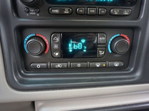 Used 2006 Chevrolet Silverado 1500 LT w/ Onstar Plus Package RWD image 9
