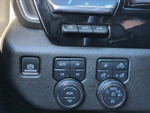 Certified 2024 Chevrolet Silverado 1500 High Country w/ Technology Package AWD/4WD image 17