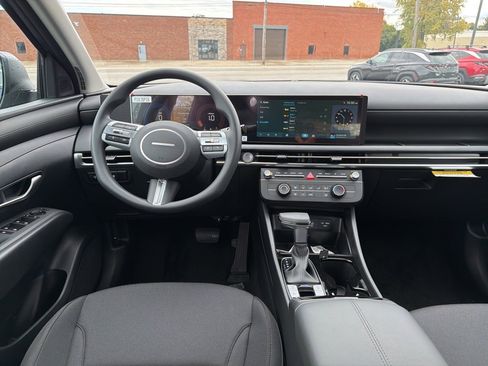 New 2026 Hyundai Tucson SE image 18
