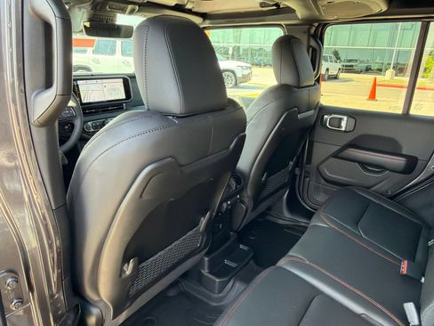 New 2026 Jeep Wrangler Unlimited Rubicon AWD/4WD image 16