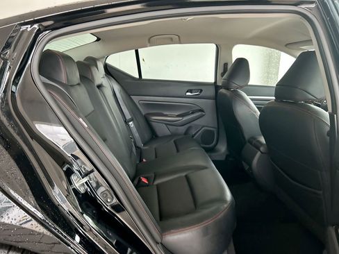 Used 2024 Nissan Altima 2.5 SR FWD image 32