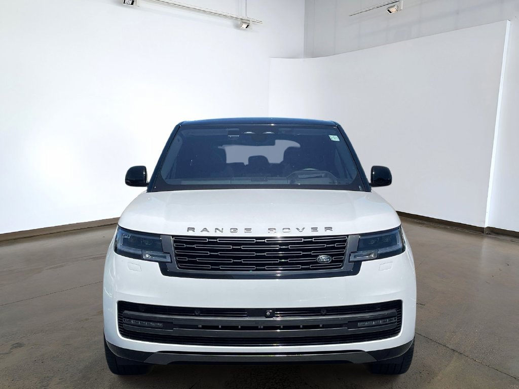 Used 2022 Land Rover Range Rover SE AWD/4WD image 2