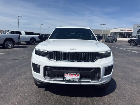 Used 2024 Jeep Grand Cherokee L Overland AWD/4WD image 2