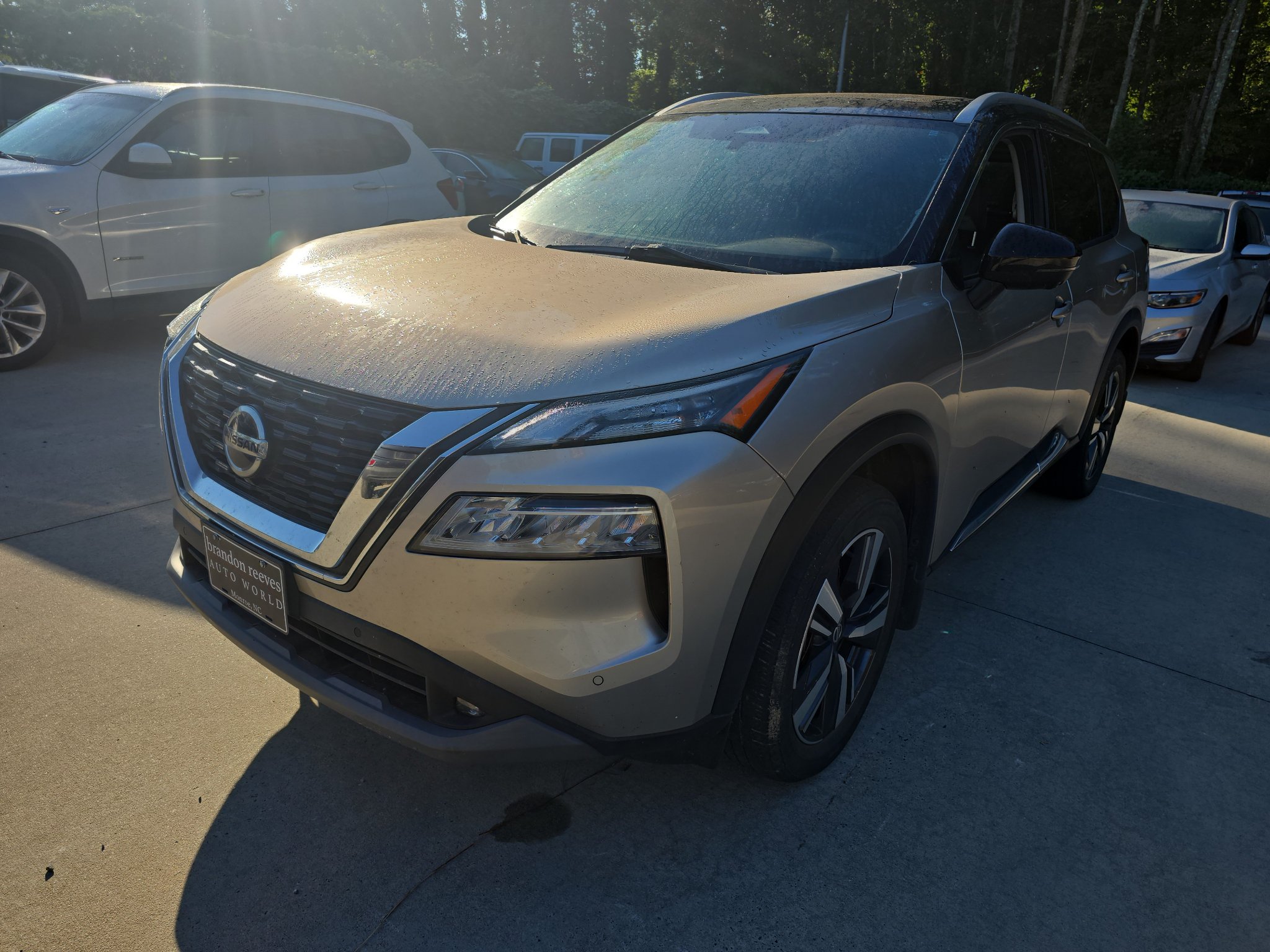 Used 2021 Nissan Rogue SL w/ Premium Package AWD/4WD image 1