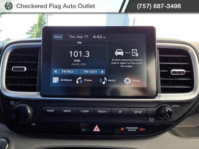 Used 2025 Hyundai Venue SEL FWD image 22