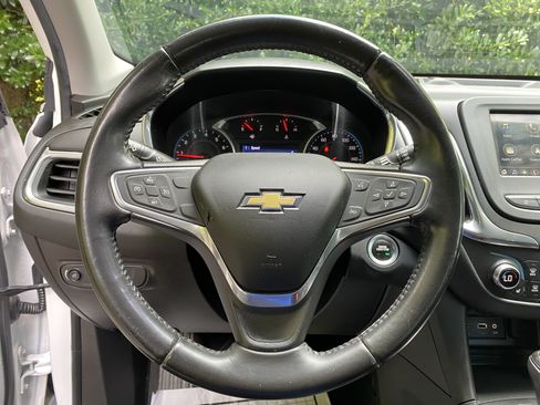 Used 2019 Chevrolet Equinox LT FWD image 17