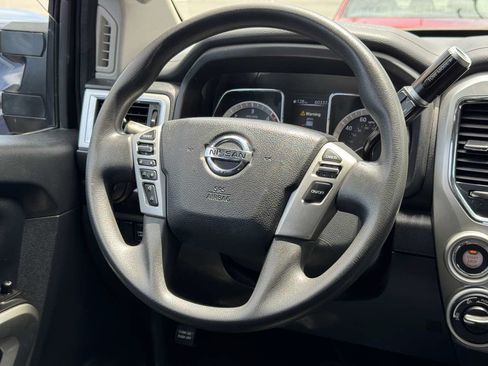 Used 2017 Nissan Titan SV AWD/4WD image 20