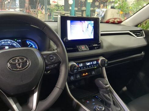 Used 2023 Toyota RAV4 XLE Premium AWD/4WD image 11