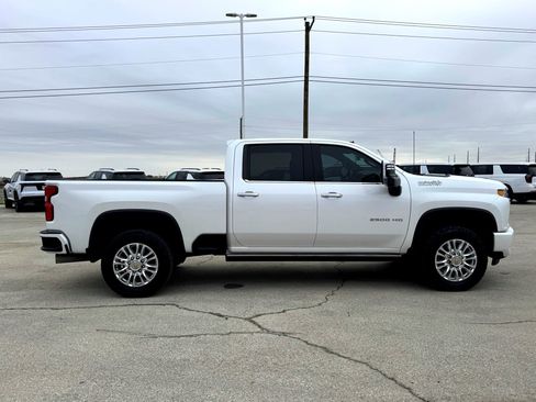 Used 2022 Chevrolet Silverado 2500 High Country w/ Z71 Off-Road Package image 6