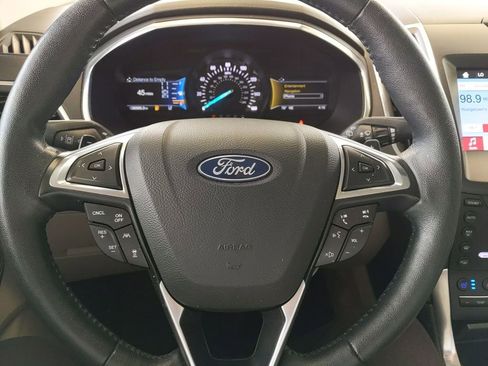 Used 2019 Ford Edge Titanium w/ Equipment Group 301A AWD/4WD image 20