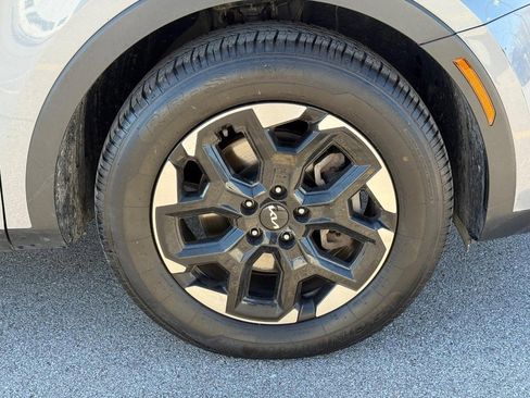 Used 2024 Kia Sorento S image 7