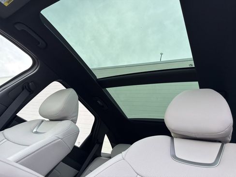 Used 2025 Hyundai Tucson Limited image 33