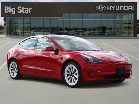 Used 2022 Tesla Model 3 Standard Range image 6
