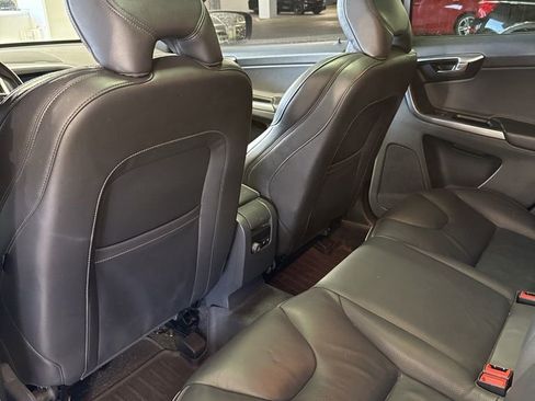 Used 2015 Volvo XC60 T6 R-Design Platinum image 8