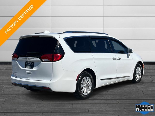 Used 2019 Chrysler Pacifica Touring-L FWD image 4