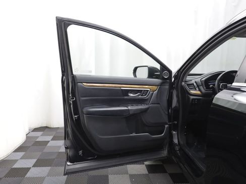 Used 2018 Honda CR-V Touring image 4