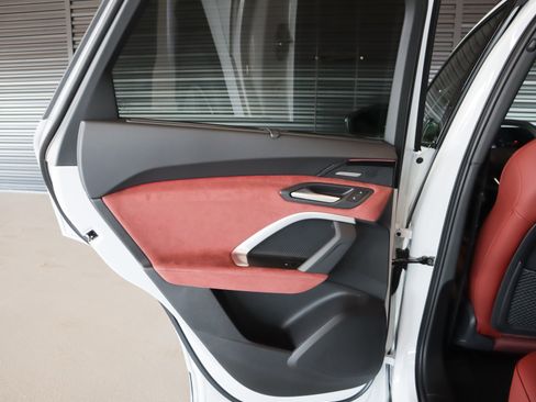 New 2025 Audi SQ5 Prestige image 29