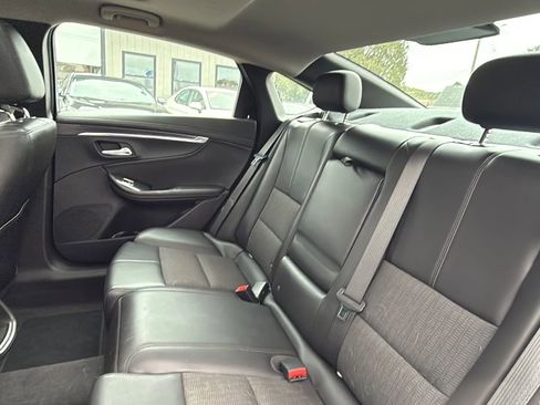 Used 2016 Chevrolet Impala LT w/ Convenience Package image 18