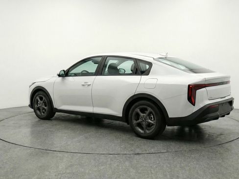 Used 2025 Kia K4 FWD image 5