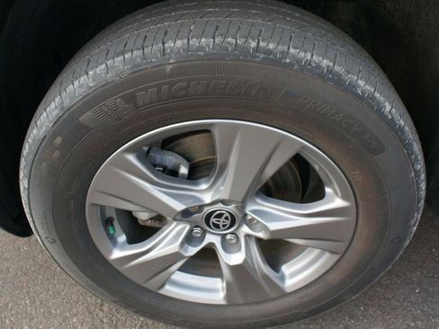 Used 2024 Toyota RAV4 XLE image 24