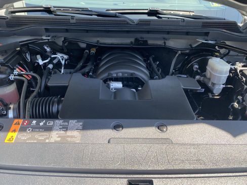 Used 2019 GMC Sierra 1500 SLE w/ SLE Value Package AWD/4WD image 40