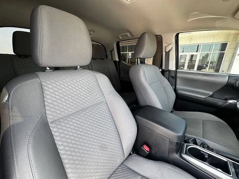 Used 2021 Toyota Tacoma SR5 RWD image 23