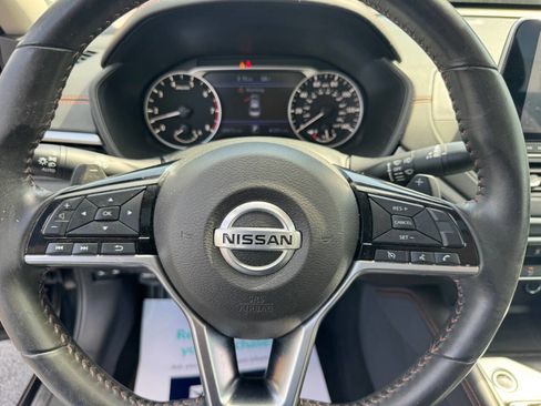 Used 2020 Nissan Altima 2.5 SR w/ Premium Package FWD image 11