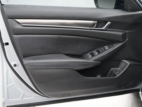 Used 2022 Honda Accord Sport image 9