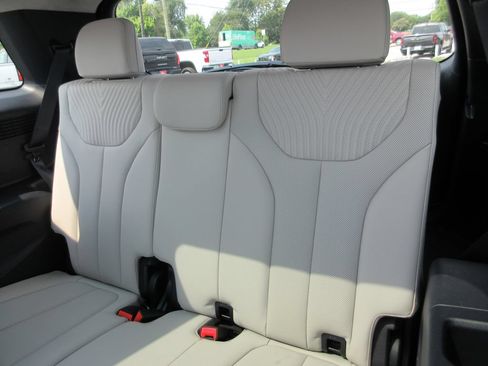 Used 2025 Hyundai Palisade Calligraphy FWD image 24