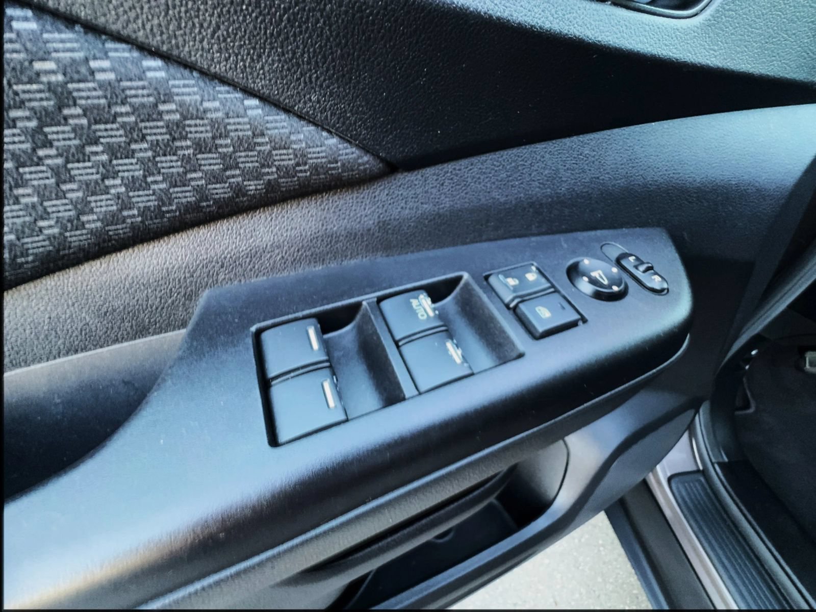 Used 2015 Honda CR-V EX image 14