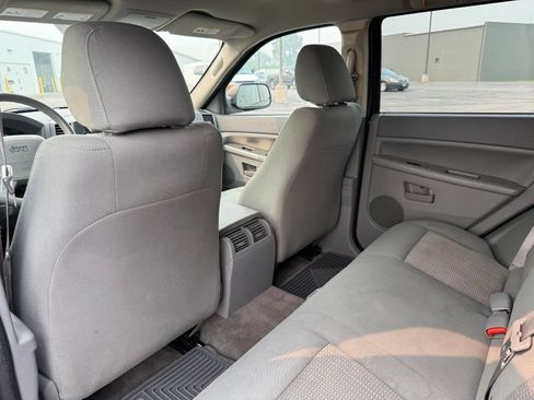 Used 2007 Jeep Grand Cherokee Laredo w/ Cargo Convenience Group AWD/4WD image 26