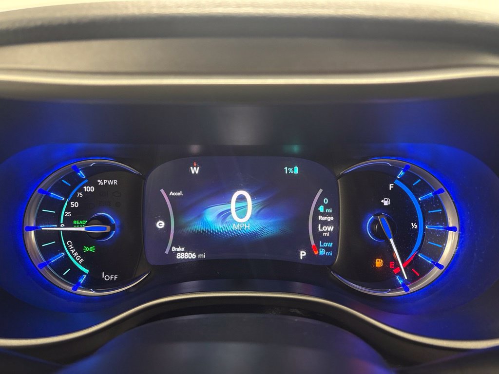 Used 2022 Chrysler Pacifica Touring-L FWD image 23