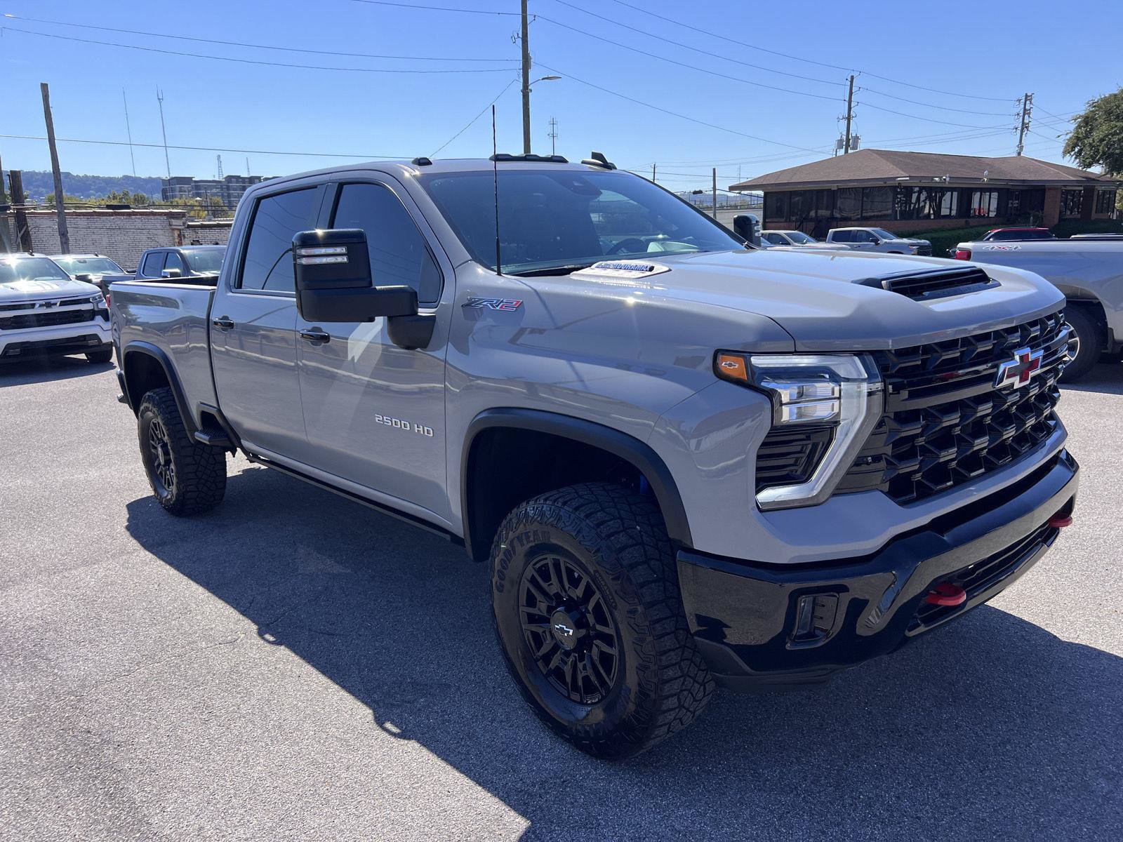 Used 2024 Chevrolet Silverado 2500 ZR2 w/ Technology Package AWD/4WD image 10