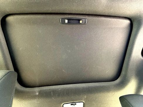 Used 2022 Toyota Corolla SE w/ SE Premium Package image 19