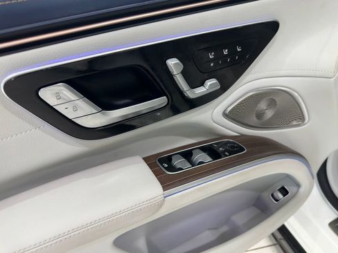 Certified 2022 Mercedes-Benz EQS 580 4MATIC Sedan image 13