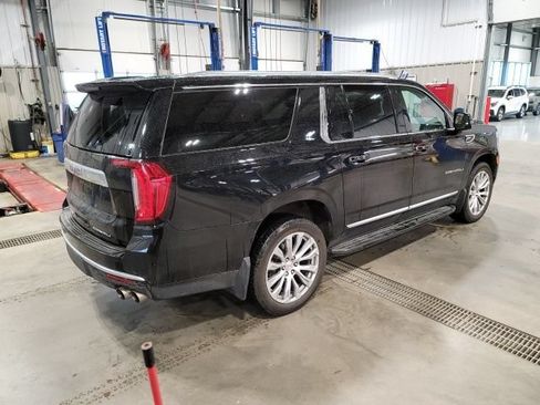 Used 2022 GMC Yukon XL Denali AWD/4WD image 7