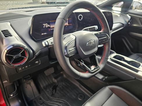 Used 2025 Chevrolet Equinox EV RS image 26