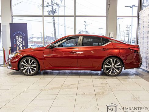 Used 2019 Nissan Altima 2.5 SR w/ SR Premium Package image 6