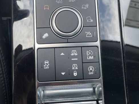 Used 2018 Land Rover Discovery HSE AWD/4WD image 31