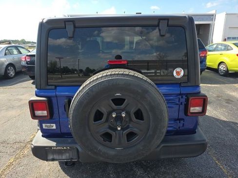 Used 2018 Jeep Wrangler Sport AWD/4WD image 4