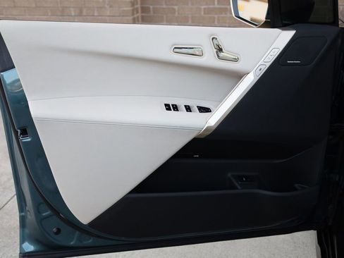 Used 2022 BMW iX xDrive50 w/ Premium Package image 12